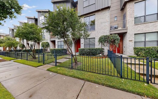 Townhouse for Sale in Dallas, TX 75219 – 3 Bedrooms, 3 Baths – $524990
