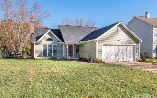Single Family Home for Sale in Charlotte, NC 28269 – 3 Bedrooms, 2 Baths – $400000