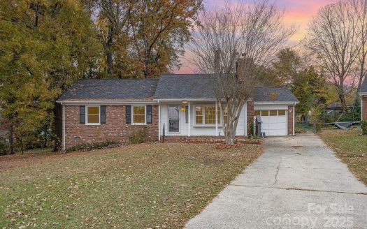 Single Family Home for Sale in Charlotte, NC 28227 – 3 Bedrooms, 2 Baths – $335000