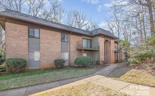 Condo for Sale in Charlotte, NC 28213 – 3 Bedrooms, 2 Baths – $165000