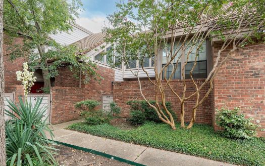 Condo for Sale in Dallas, TX 75287 – 2 Bedrooms, 3 Baths – $225000