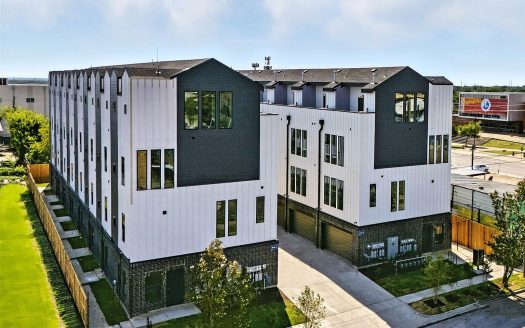 Townhouse for Sale in Dallas, TX 75203 – 3 Bedrooms, 4 Baths – $479000