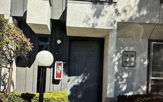 Condo for Sale in Dallas, TX 75230 – 1 Bedroom, 1 Bath – $129900