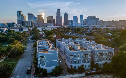 Townhouse for Sale in Dallas, TX 75204 – 2 Bedrooms, 3 Baths – $575000