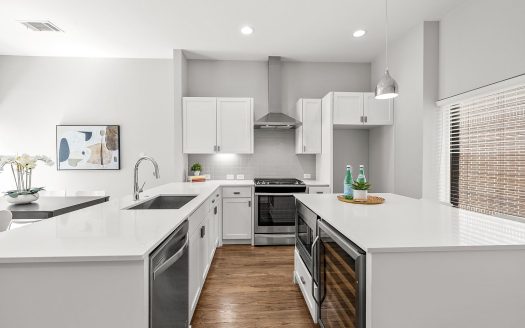 Condo for Sale in Dallas, TX 75204 – 2 Bedrooms, 3 Baths – $450000