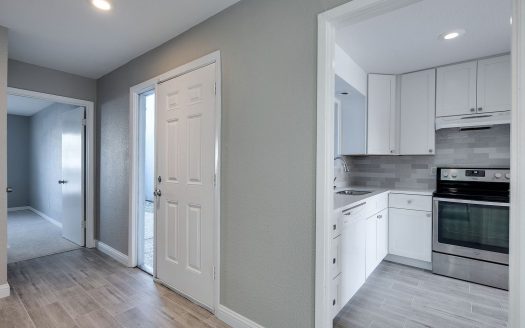 Townhouse for Sale in Dallas, TX 75243 – 3 Bedrooms, 3 Baths – $275000