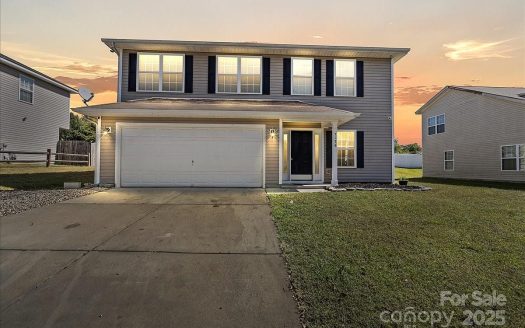 Single Family Home for Sale in Charlotte, NC 28214 – 4 Bedrooms, 3 Baths – $350000