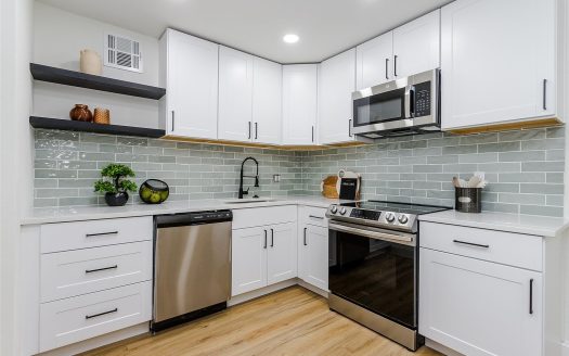 Condo for Sale in Dallas, TX 75230 – 2 Bedrooms, 2 Baths – $180000
