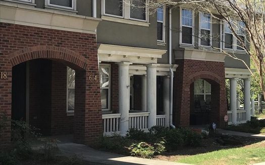 Condo for Sale in Charlotte, NC 28202 – 2 Bedrooms, 3 Baths – $384500