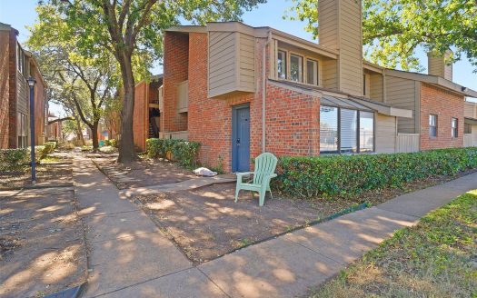 Condo for Sale in Dallas, TX 75243 – 2 Bedroom, 1 Bath – $129999