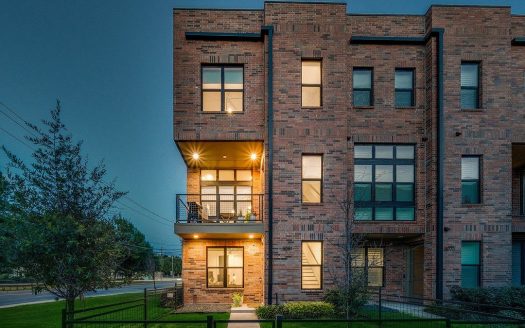 Townhouse for Sale in Dallas, TX 75219 – 4 Bedrooms, 5 Baths – $655000