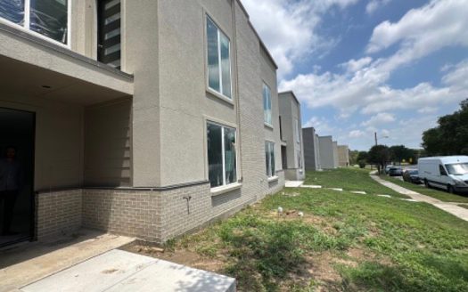 Townhouse for Sale in Dallas, TX 75243 – 3 Bedrooms, 3 Baths – $479900