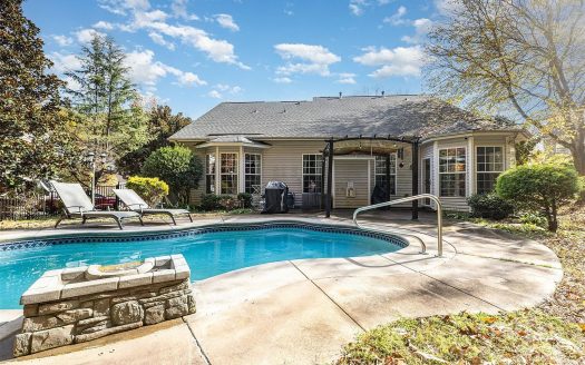 Single Family Home for Sale in Charlotte, NC 28278 – 3 Bedrooms, 3 Baths – $475000
