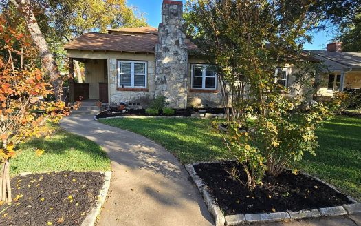 Single Family Home for Sale in Dallas, TX 75206 – 4 Bedrooms, 3 Baths – $869900