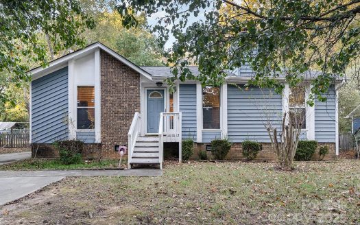 Single Family Home for Sale in Charlotte, NC 28215 – 3 Bedrooms, 2 Baths – $270000