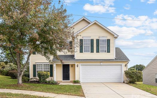 Single Family Home for Sale in Charlotte, NC 28262 – 4 Bedrooms, 3 Baths – $375000