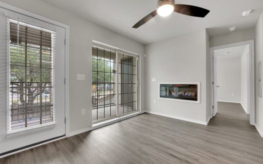 Condo for Sale in Dallas, TX 75231 – 2 Bedroom, 1 Bath – $175000