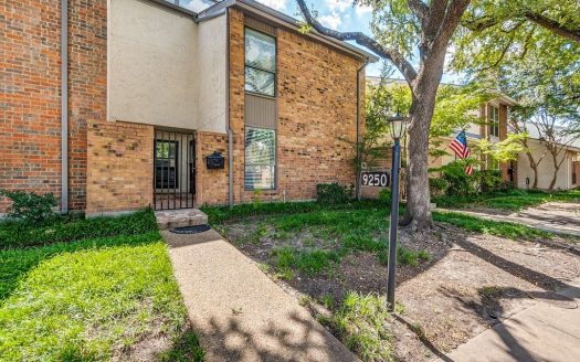Townhouse for Sale in Dallas, TX 75243 – 4 Bedrooms, 3 Baths – $292000