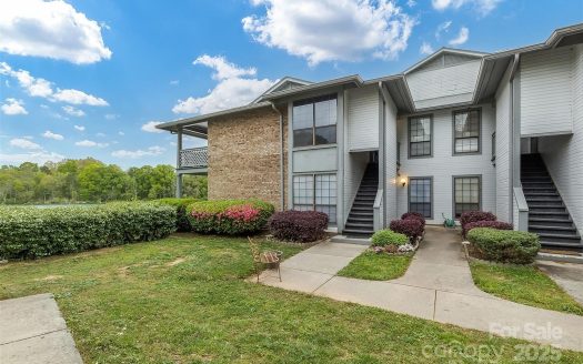 Condo for Sale in Charlotte, NC 28212 – 2 Bedrooms, 2 Baths – $235000
