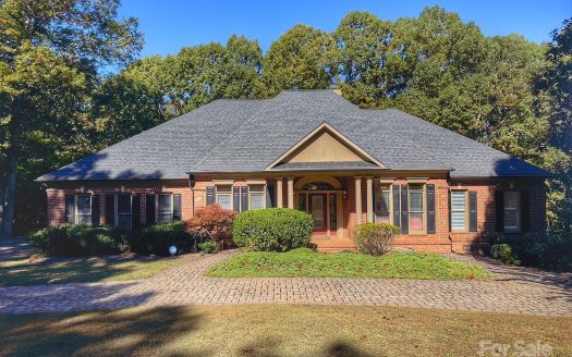 Single Family Home for Sale in Charlotte, NC 28278 – 3 Bedrooms, 2 Baths – $698000