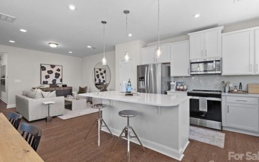 Townhouse for Sale in Charlotte, NC 28208 – 3 Bedrooms, 3 Baths – $334900