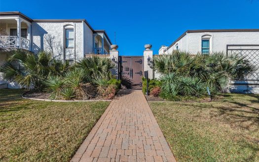 Condo for Sale in Dallas, TX 75206 – 2 Bedrooms, 2 Baths – $264500