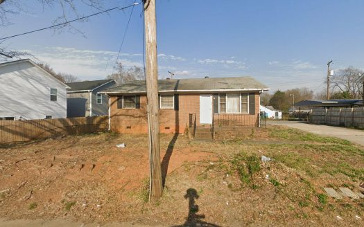 Single Family Home for Sale in Charlotte, NC 28216 – 3 Bedrooms, 1 Baths – $215000