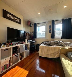 506 Beacon St APT 13: 1-Bedroom Apartment for Rent in Boston