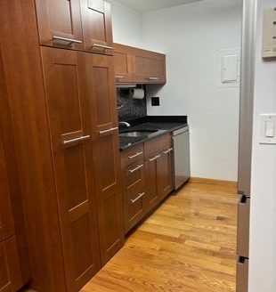 Hardwood Floors 2-Bedroom Apartment for Rent in Chestnut Hill, MA