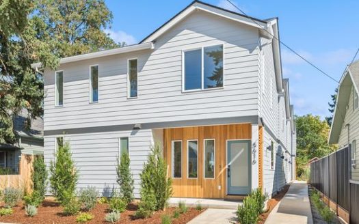 Single-family in Portland for Rent, 3-Bedroom, 3 Baths