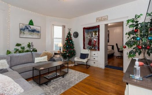 Allston Apartment for Rent with Hardwood Floors, 4-Bedroom