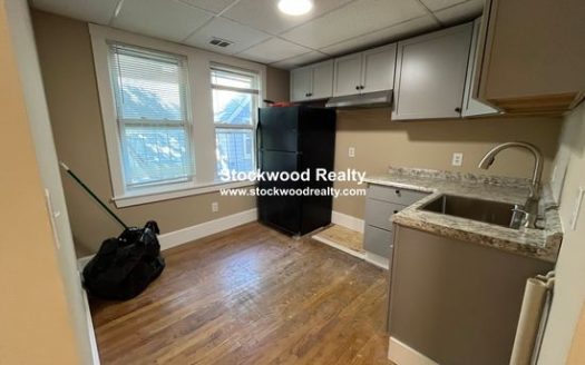 Apartment for Rent in Dorchester, MA, 933 Dorchester Ave FLOOR 3