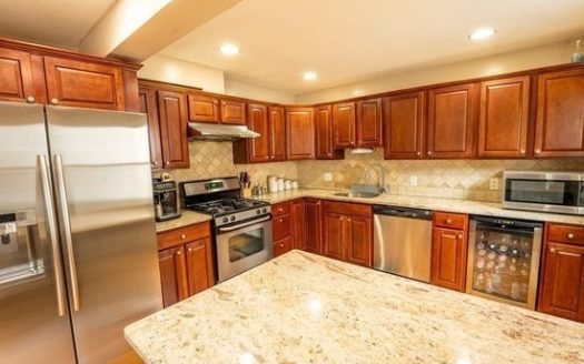 Townhouse for Rent at 15 Downer Ct #0, 3-Bedroom, 2 Baths