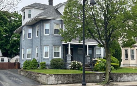 2-Bedroom Apartment for Rent in Hyde Park with Updated Kitchen