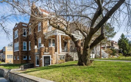 Single-family for Rent at 4221 16th St NW, 6-Bedroom, 5 Baths