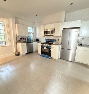 5-Bedroom Townhouse for Rent on 14 Quint Ave #5
