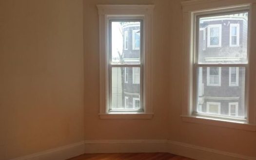 Hardwood Floors 3-Bedroom Apartment for Rent in Dorchester, MA