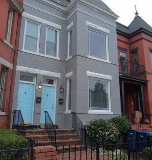 2-Bedroom Apartment with Patio for Rent in Washington