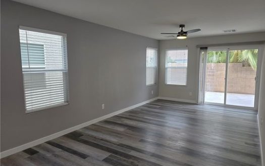 Sunrise Manor Single-family for Rent with Garage, 3-Bedroom