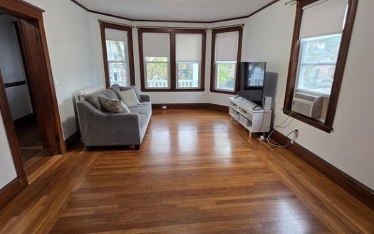 Apartment for Rent in West Roxbury, MA, 35 Shaw St #1