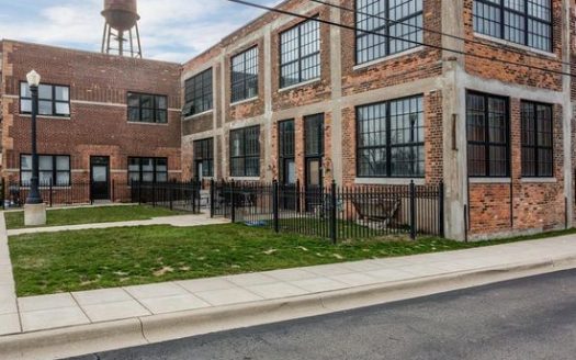 2-Bedroom Condo for Rent in Detroit with Private Outdoor Space