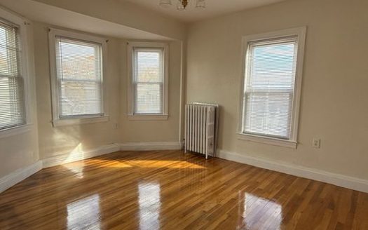 Apartment for Rent at 78 Glendower Rd FLOOR 2, 4-Bedroom, 1 Bath