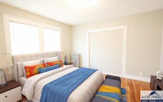 Hardwood Floors Townhouse in Hyde Park for Rent, 10 Mattakeeset St #1