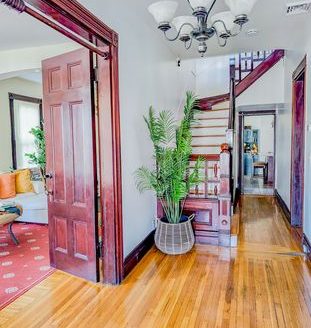 Dorchester 5-Bedroom Apartment for Rent, Off-Street Parking