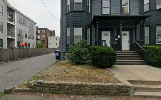 8-Bedroom Townhouse in Allston with Hardwood Floors for Rent